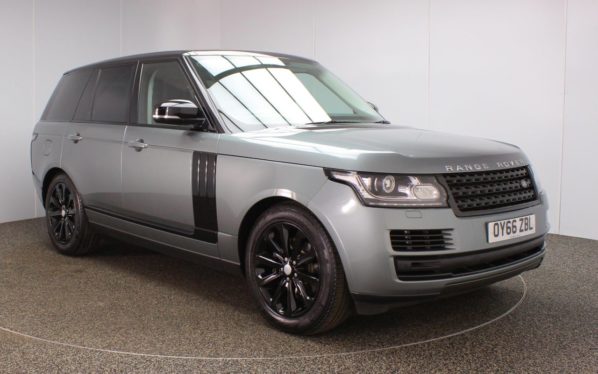 Used 2016 GREY LAND ROVER RANGE ROVER 4x4 3.0 TDV6 VOGUE SE 5d AUTO 255 BHP (reg. 2016-10-31) for sale in Crompton