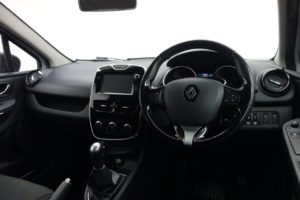 Used_2016_WHITE_RENAULT_CLIO_1