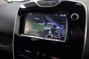 Used_2016_WHITE_RENAULT_CLIO_1