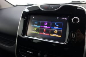 Used_2016_WHITE_RENAULT_CLIO_1