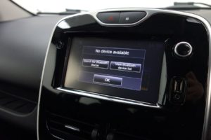Used_2016_WHITE_RENAULT_CLIO_1