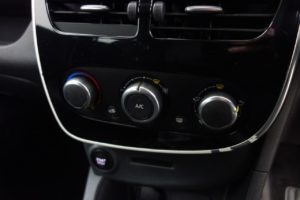 Used_2016_WHITE_RENAULT_CLIO_1
