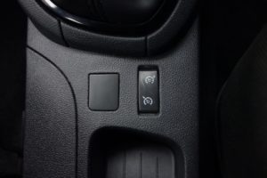 Used_2016_WHITE_RENAULT_CLIO_1