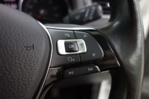 Used_2016_WHITE_VOLKSWAGEN_POLO_1