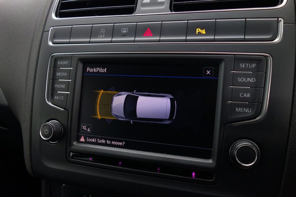 Used_2016_WHITE_VOLKSWAGEN_POLO_1