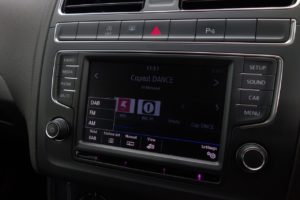Used_2016_WHITE_VOLKSWAGEN_POLO_1