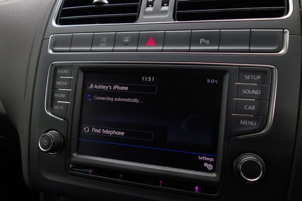 Used_2016_WHITE_VOLKSWAGEN_POLO_1