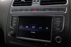 Used_2016_WHITE_VOLKSWAGEN_POLO_1