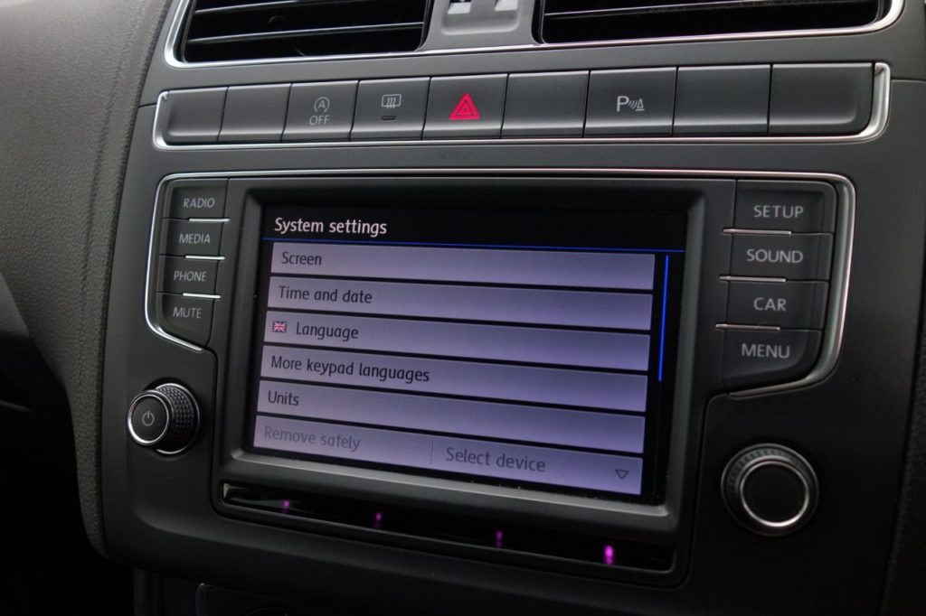 Used_2016_WHITE_VOLKSWAGEN_POLO_1