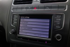 Used_2016_WHITE_VOLKSWAGEN_POLO_1