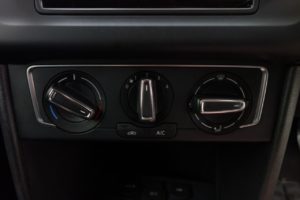 Used_2016_WHITE_VOLKSWAGEN_POLO_1