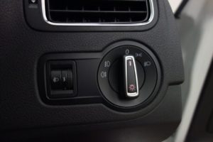 Used_2016_WHITE_VOLKSWAGEN_POLO_1