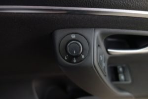 Used_2016_WHITE_VOLKSWAGEN_POLO_1