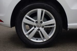 Used_2016_WHITE_VOLKSWAGEN_POLO_1