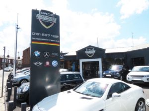 Used_2016_WHITE_VOLKSWAGEN_POLO_1