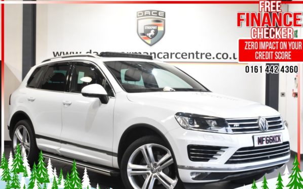 Used 2016 WHITE VOLKSWAGEN TOUAREG Estate 3.0 V6 R-LINE PLUS TDI BLUEMOTION TECHNOLOGY 5d AUTO 259 BHP (reg. 2016-11-18) for sale in Altrincham