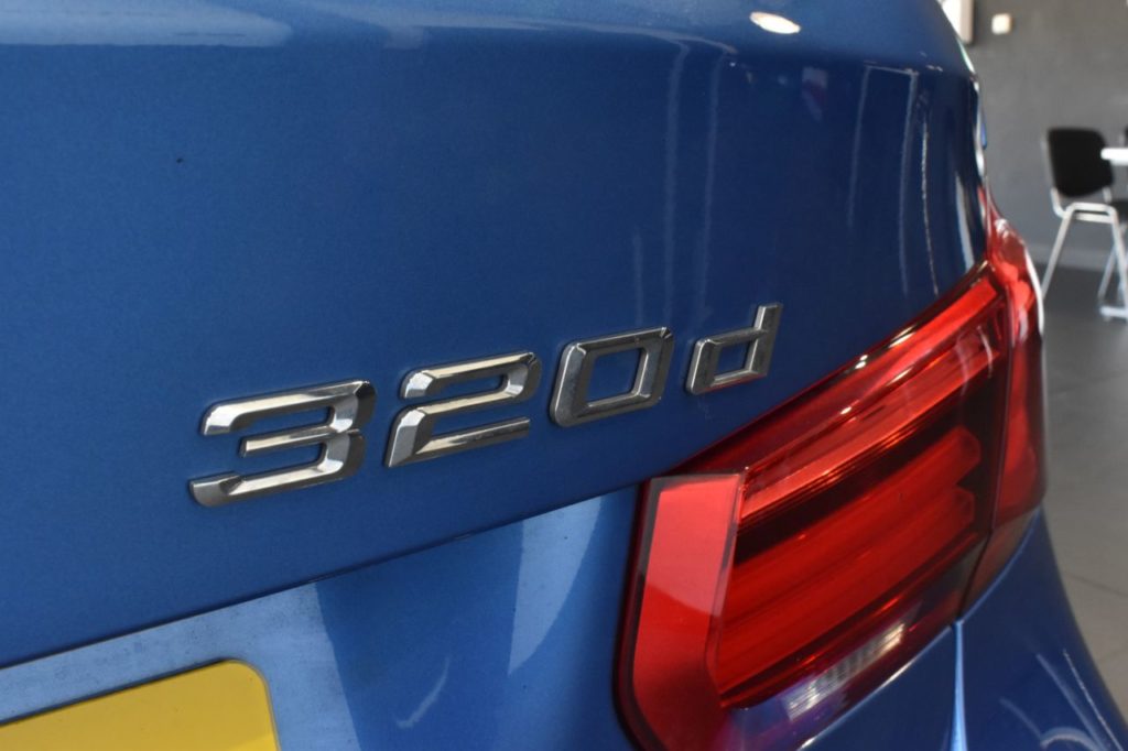 Used_2017_BLUE_BMW_3-SERIES_2