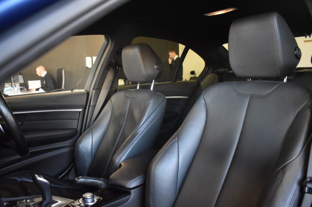 Used_2017_BLUE_BMW_3-SERIES_2