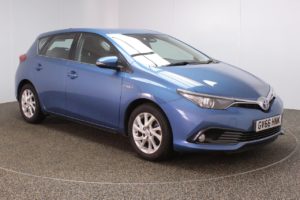 Used 2017 BLUE TOYOTA AURIS Hatchback 1.8 VVT-I BUSINESS EDITION TSS 5d AUTO 99 BHP (reg. 2017-01-30) for sale in Crompton