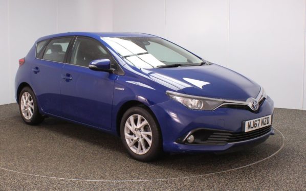 Used 2017 BLUE TOYOTA AURIS Hatchback 1.8 VVT-I BUSINESS EDITION TSS 5d AUTO 99 BHP (reg. 2017-09-20) for sale in Crompton