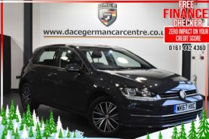 Used 2017 GREY VOLKSWAGEN GOLF Hatchback 2.0 SE NAVIGATION TDI BLUEMOTION TECHNOLOGY 5d 148 BHP (reg. 2017-09-12) for sale in Altrincham