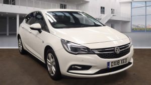 Used 2018 WHITE VAUXHALL ASTRA Hatchback 1.6 TECH LINE NAV CDTI 5d 108 BHP (reg. 2018-08-31) for sale in Crompton