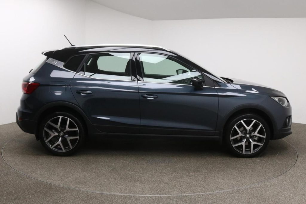 Used_2019_GREY_SEAT_ARONA_1
