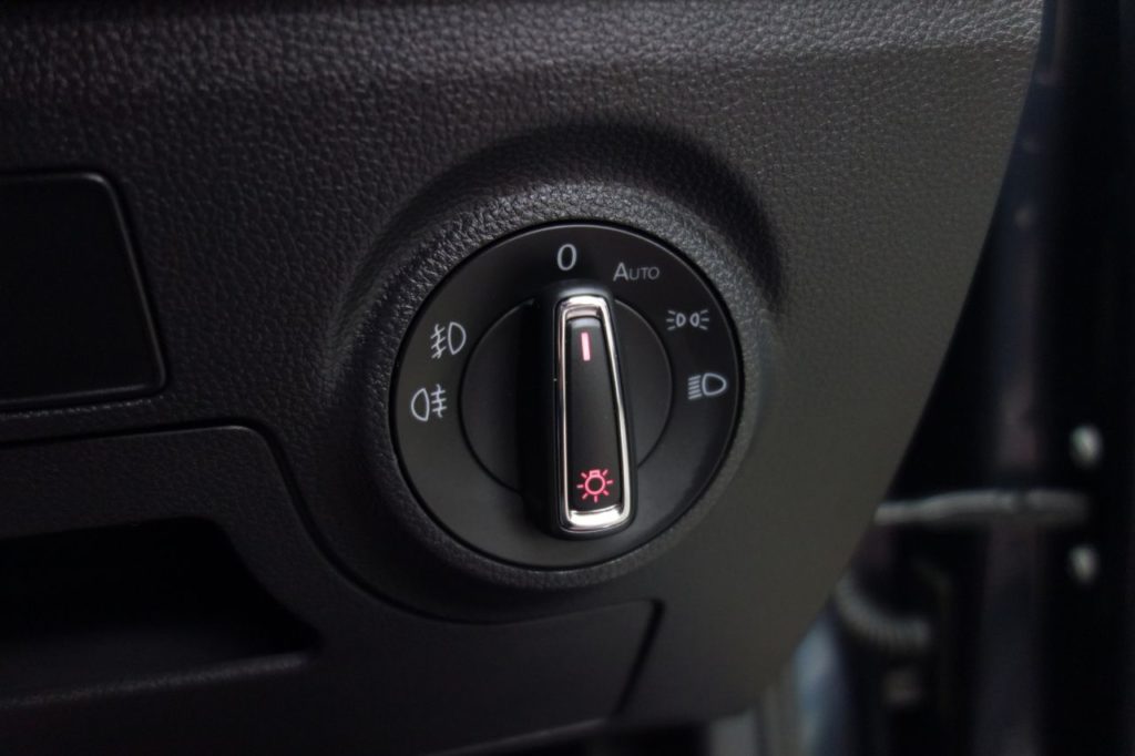 Used_2019_GREY_SEAT_ARONA_1