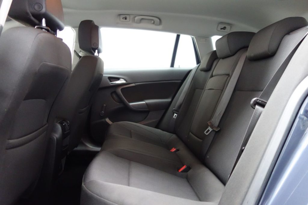 Used_2009_BLUE_VAUXHALL_INSIGNIA_2