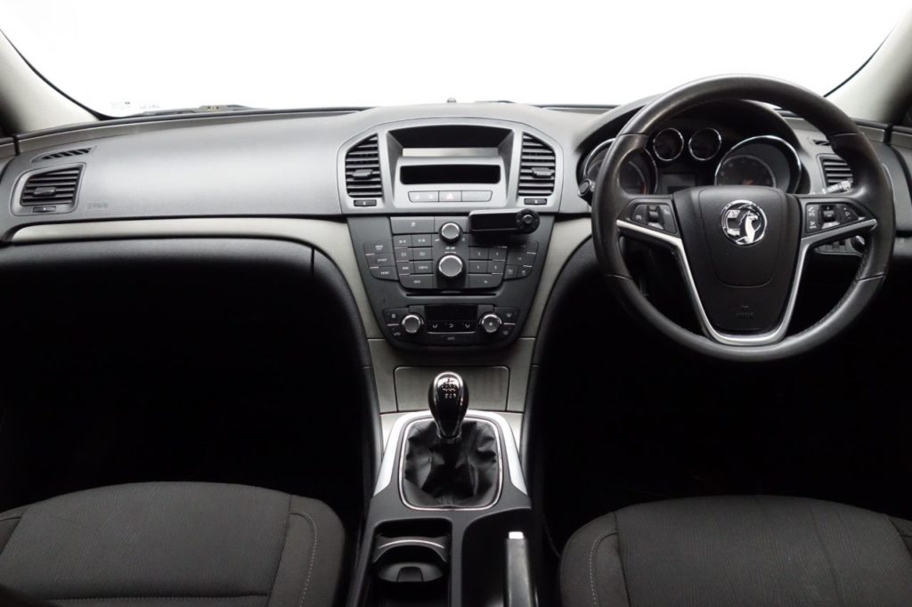 Used_2009_BLUE_VAUXHALL_INSIGNIA_2