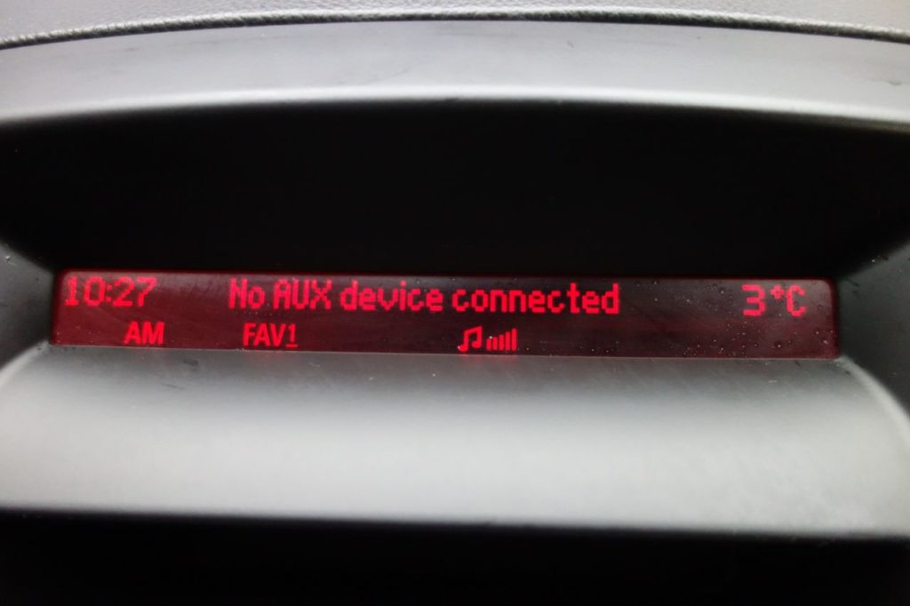 Used_2009_BLUE_VAUXHALL_INSIGNIA_2