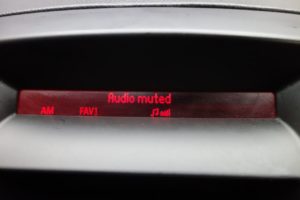 Used_2009_BLUE_VAUXHALL_INSIGNIA_2