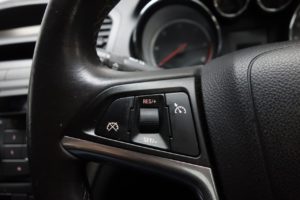 Used_2009_BLUE_VAUXHALL_INSIGNIA_2