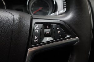 Used_2009_BLUE_VAUXHALL_INSIGNIA_2