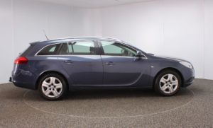 Used_2009_BLUE_VAUXHALL_INSIGNIA_2