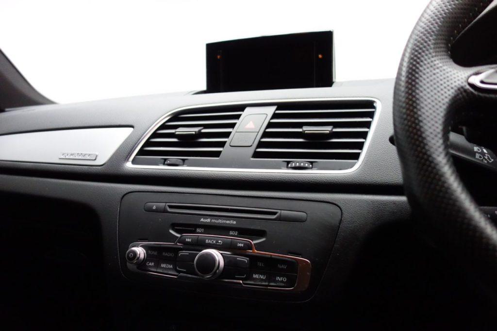 Used_2014_BLACK_AUDI_Q3_2