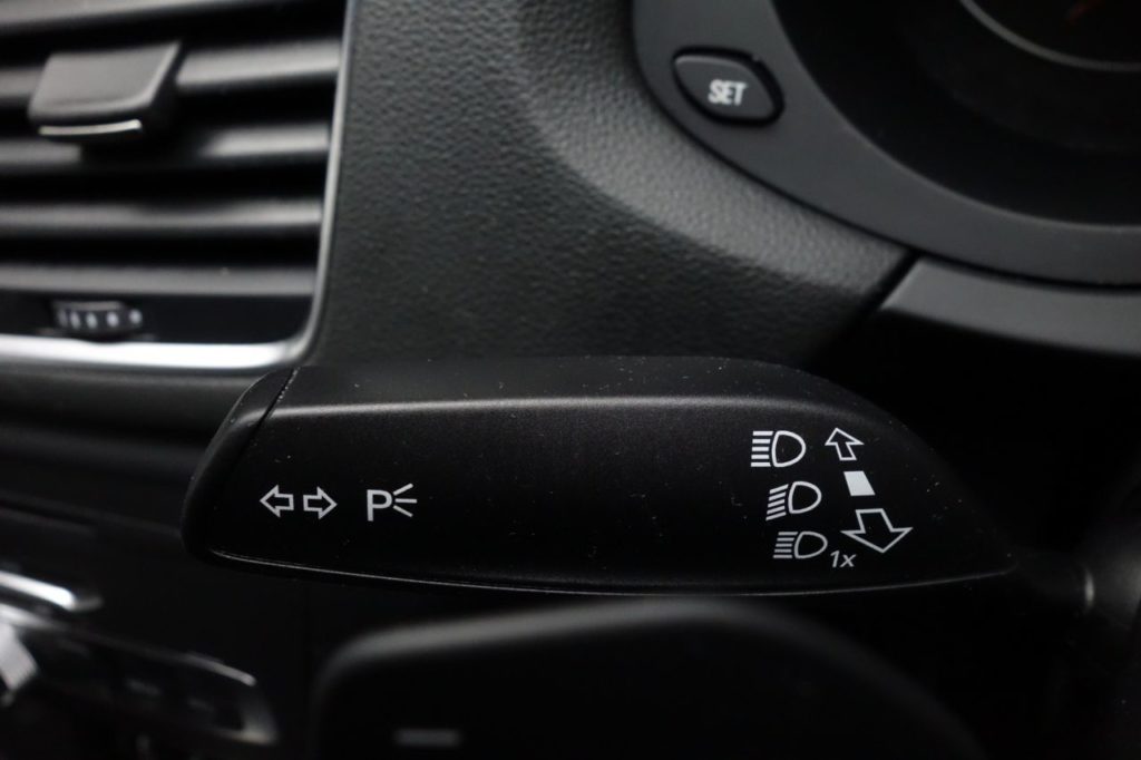 Used_2014_BLACK_AUDI_Q3_2