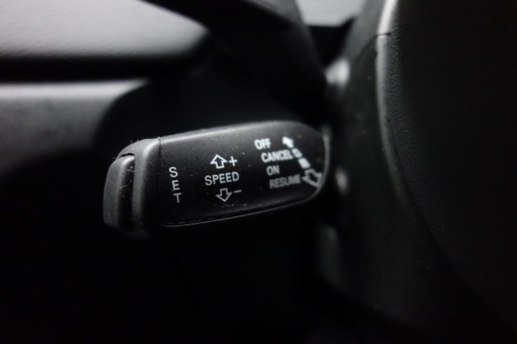 Used_2014_BLACK_AUDI_Q3_2