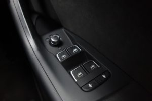 Used_2014_BLACK_AUDI_Q3_2