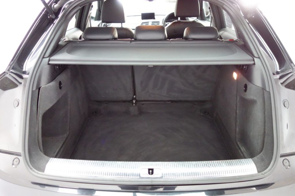 Used_2014_BLACK_AUDI_Q3_2