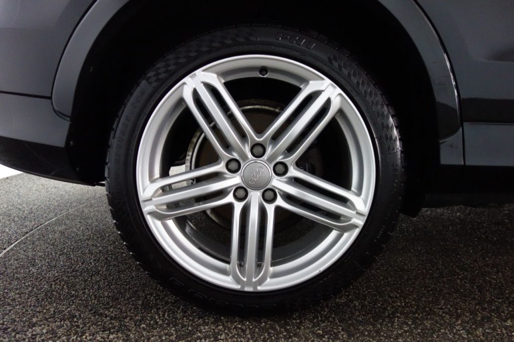 Used_2014_BLACK_AUDI_Q3_2