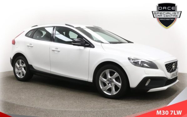 Used 2014 WHITE VOLVO V40 CROSS COUNTRY Hatchback 1.6 D2 CROSS COUNTRY LUX 5d AUTO 113 BHP (reg. 2014-03-31) for sale in Ramsbottom
