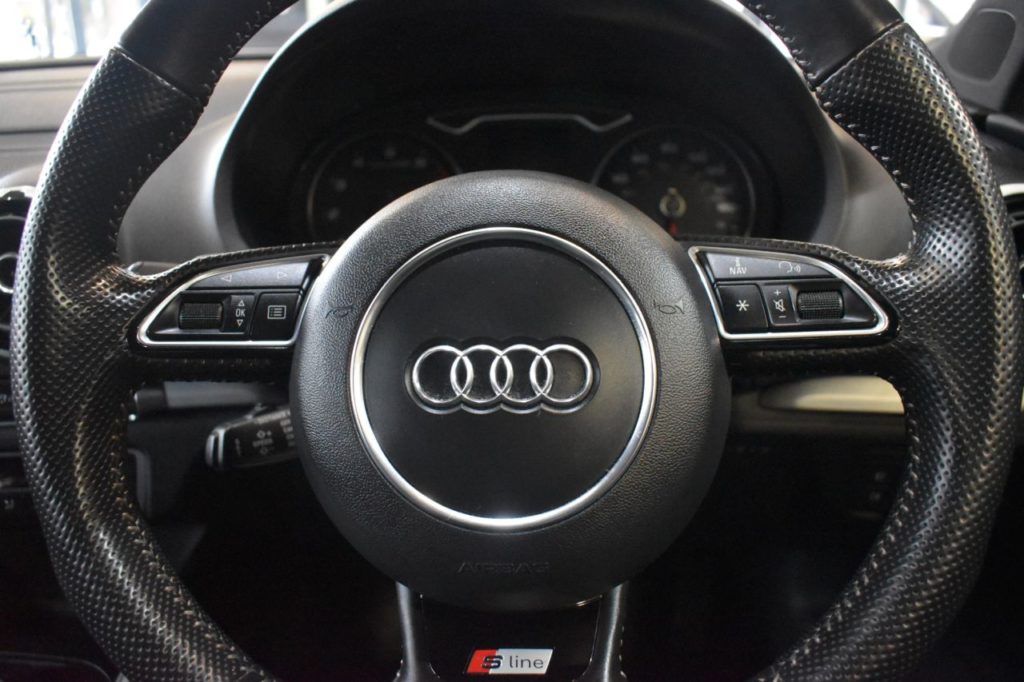 Used_2015_BLACK_AUDI_A3_1