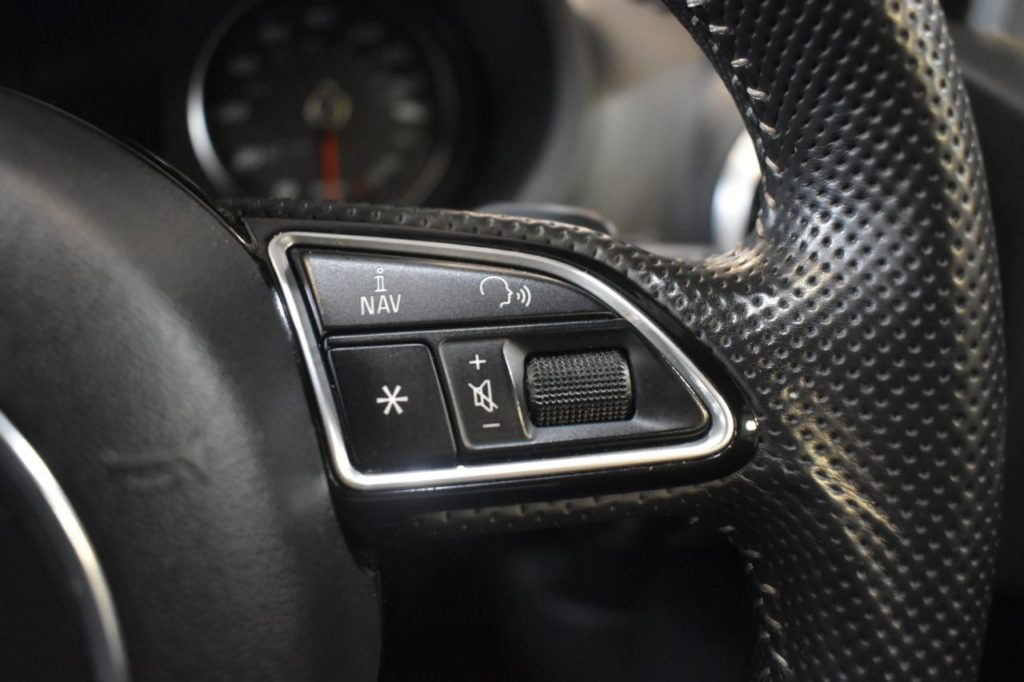 Used_2015_BLACK_AUDI_A3_1