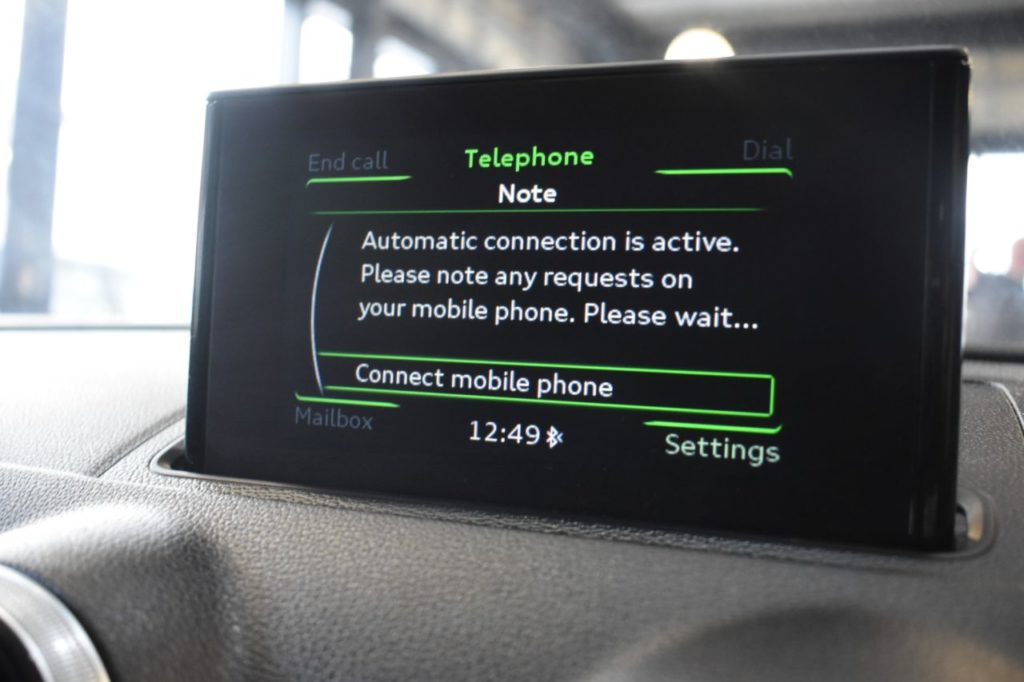 Used_2015_BLACK_AUDI_A3_1