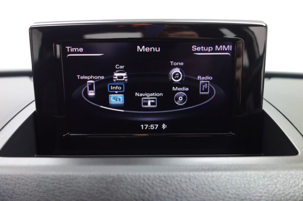 Used_2015_BLACK_AUDI_Q3_2