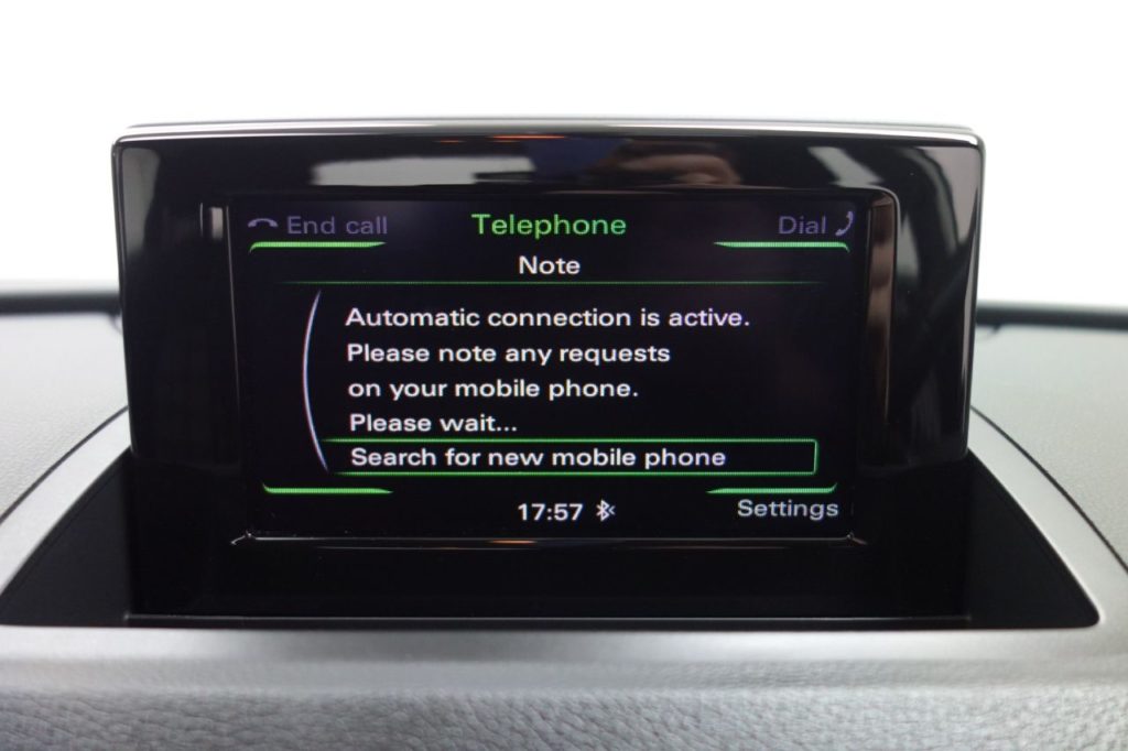 Used_2015_BLACK_AUDI_Q3_2