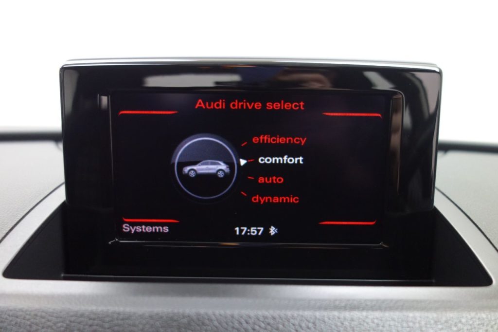 Used_2015_BLACK_AUDI_Q3_2