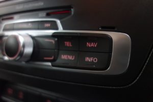 Used_2015_BLACK_AUDI_Q3_2