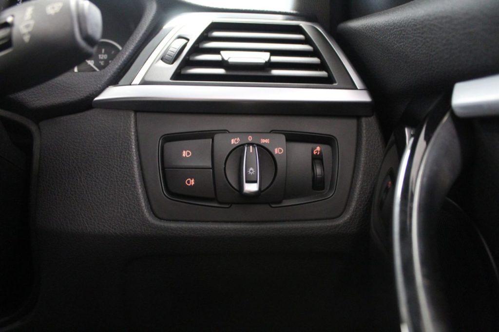Used_2015_BLACK_BMW_3-SERIES_2